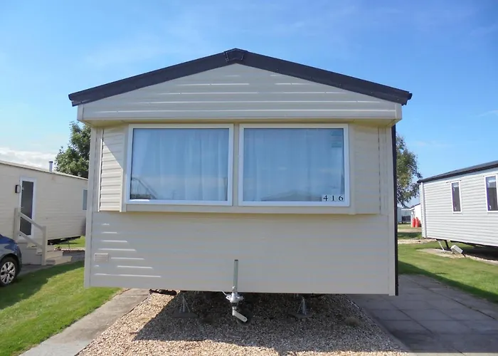 Kingfisher : Seasons:- 8 Berth, Central Heated, Close To Site Shop
