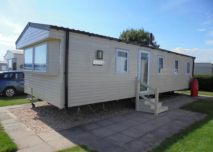 Kingfisher : Seasons:- 8 Berth, Central Heated, Close To Site Shop