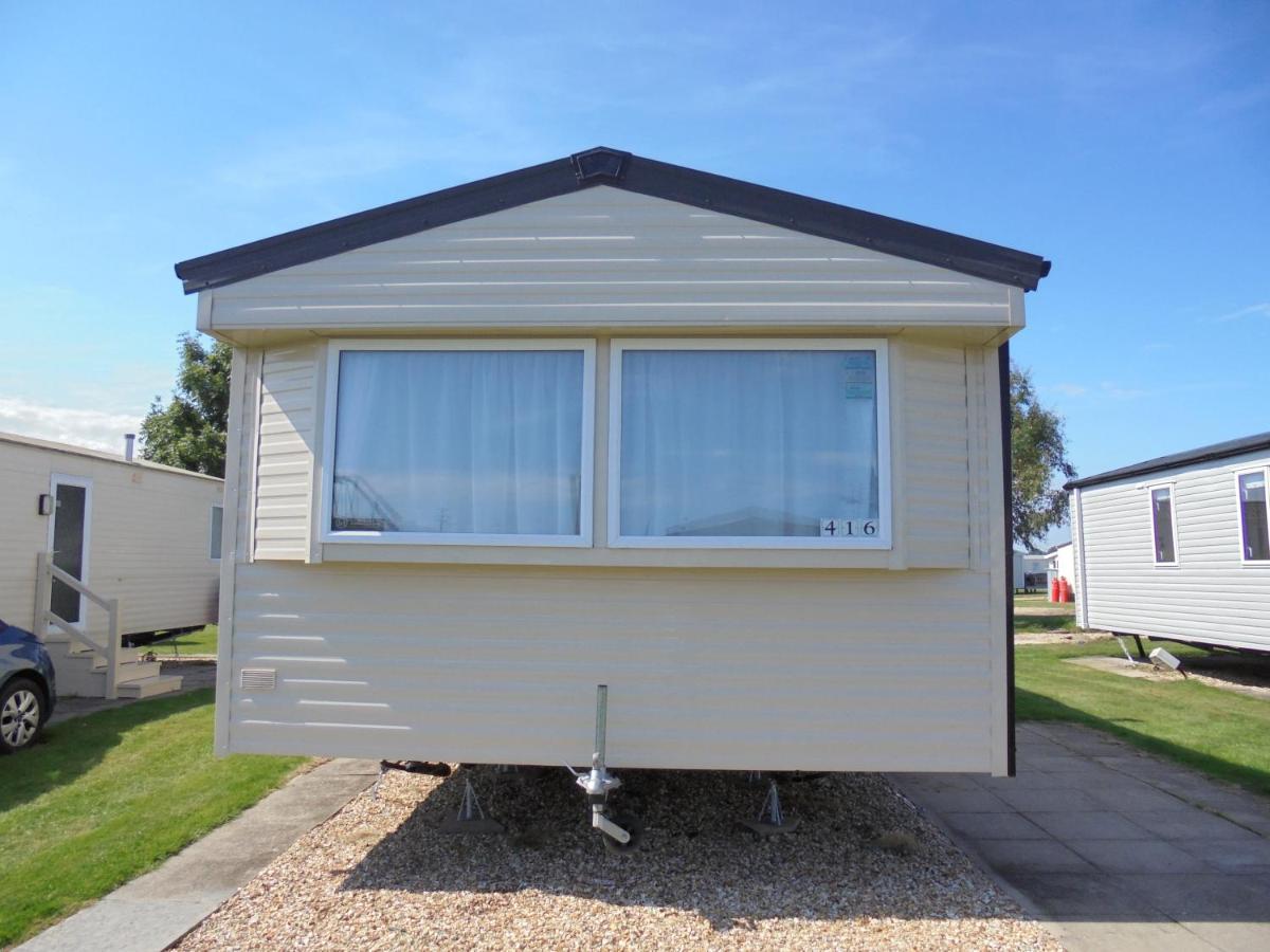 Apartment Kingfisher : Seasons:- 8 Berth, Heated, Close To Site Shop
