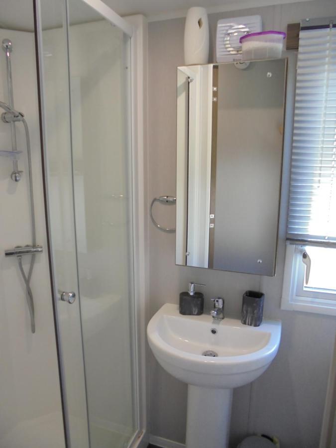 Apartment Kingfisher : Seasons:- 8 Berth, Heated, Close To Site Shop *