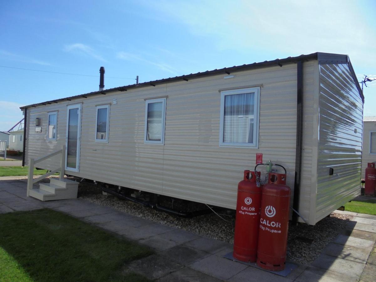 Kingfisher : Seasons:- 8 Berth, Heated, Close To Site Shop *
